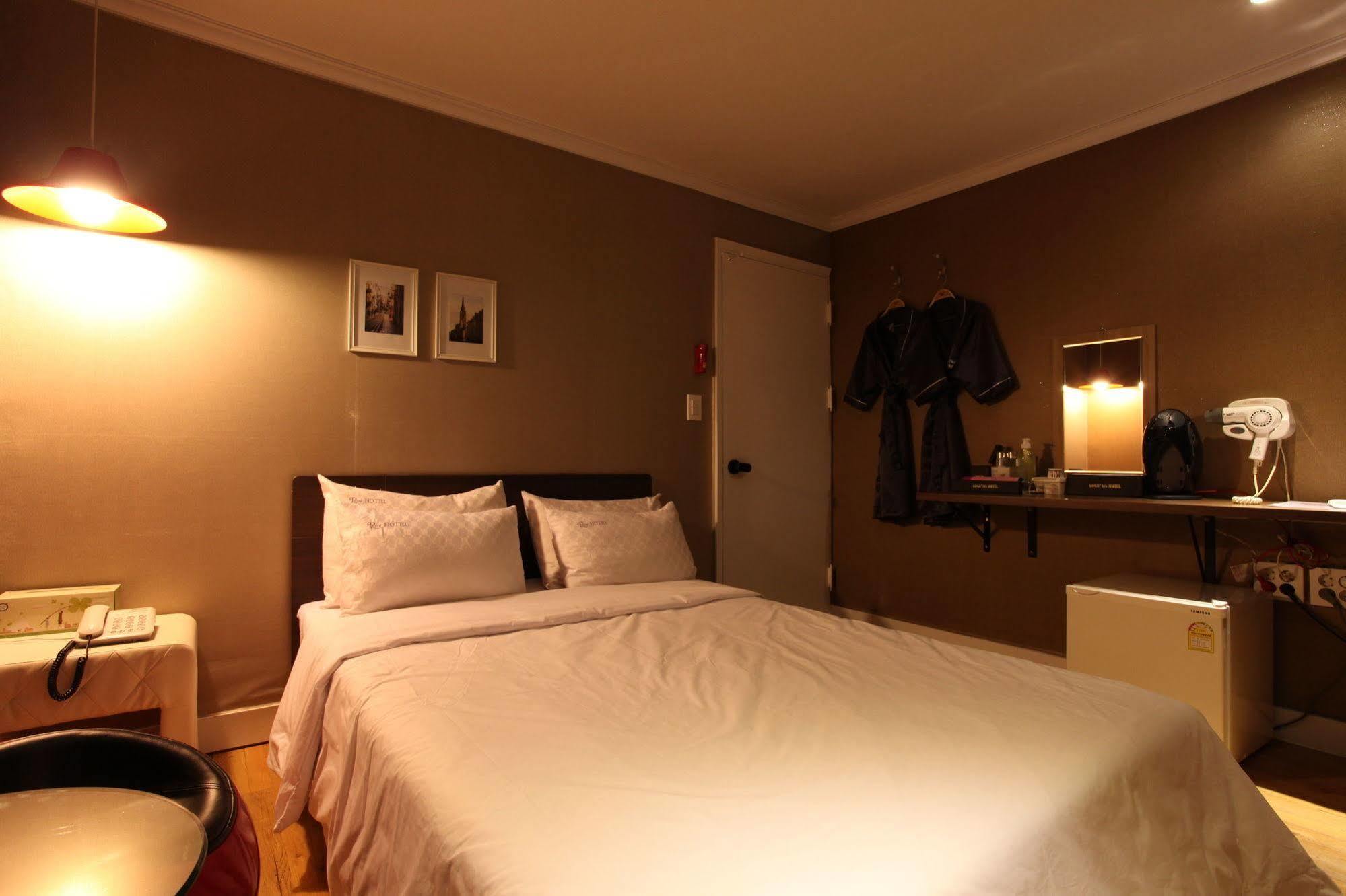 Hotel Goguma Shinchon Seul Zewnętrze zdjęcie